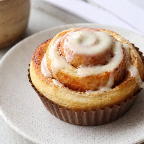 Cinnamon roll in microonde