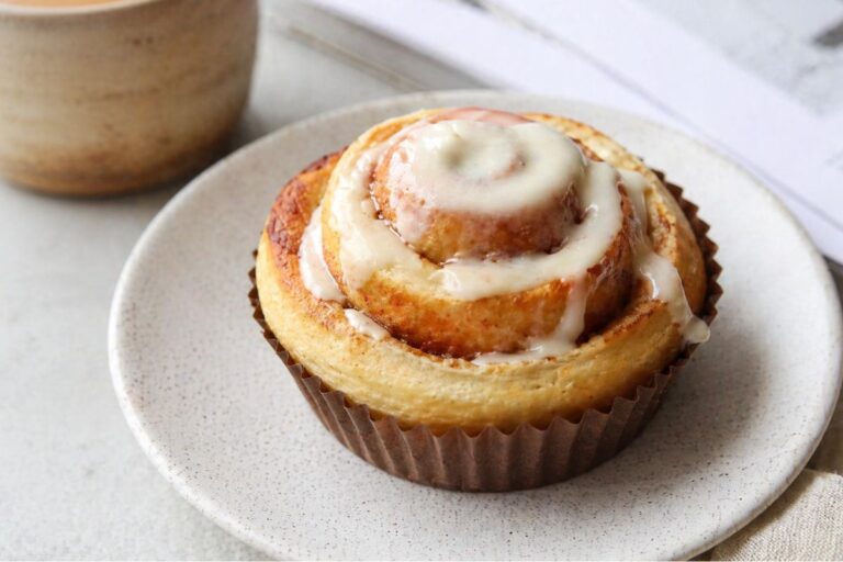 Cinnamon roll in microonde