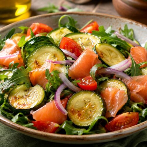 Insalata di zucchine e salmone al microonde